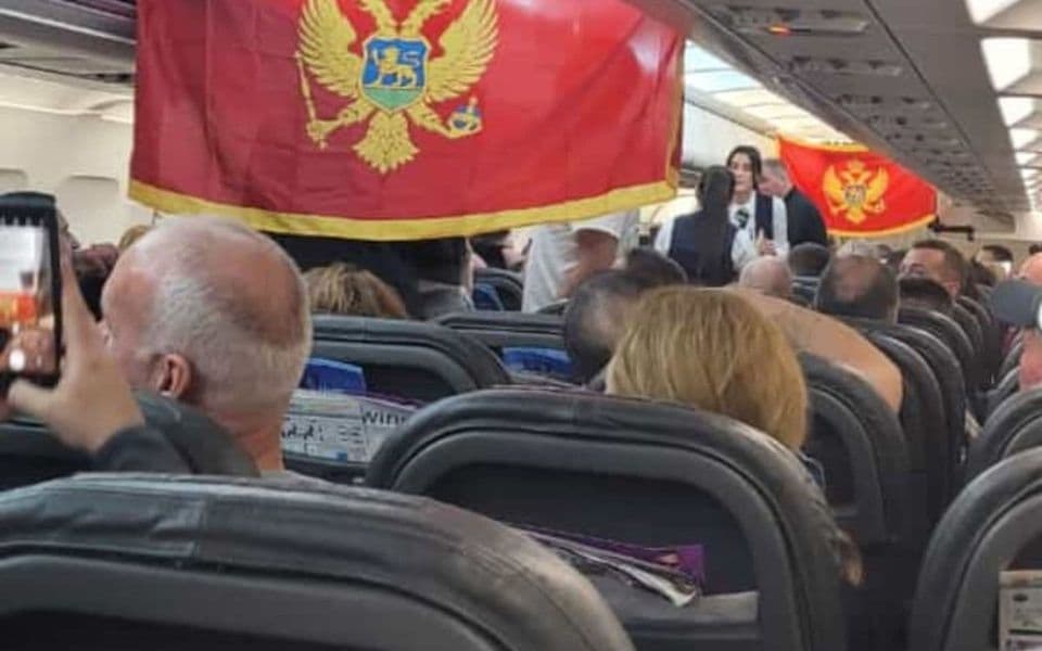 Iz Dortmunda se čuje: ,,Oj svijetla majska zoro!“