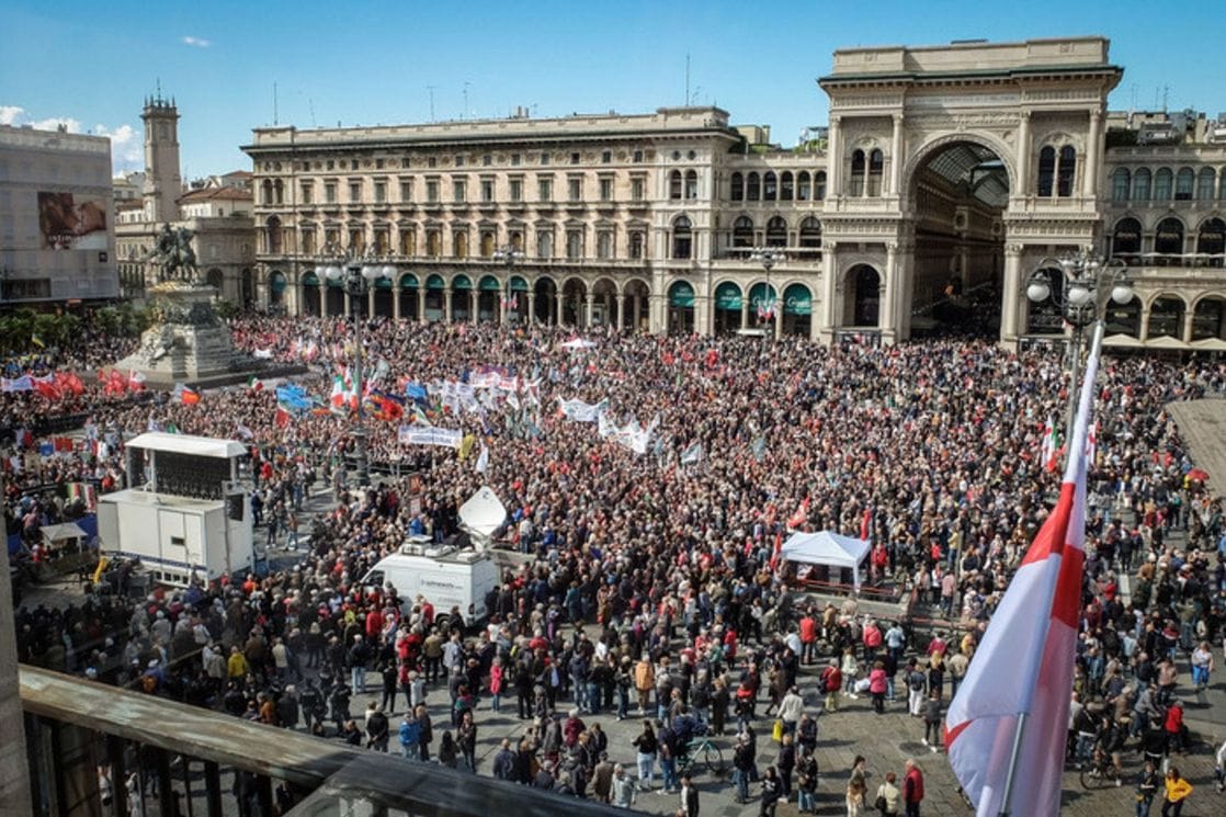 Dan oslobođenja u Italiji: 100.000 ljudi marširalo u Milanu, najdirektnija poruka vlasti poslata iz Napulja