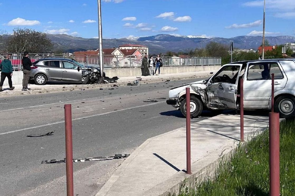 Nikšić: U udesu teže povrijeđene dvije osobe