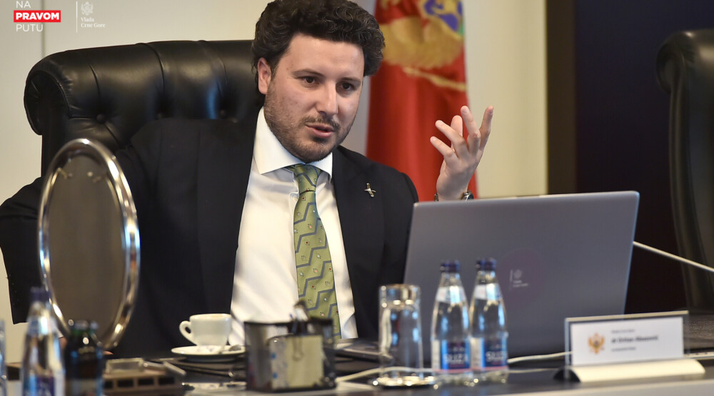 Abazović predlaže da Skupština, koja je već raspuštena, sebi skrati mandat i da Milatović raspiše izbore, koji su već raspisani