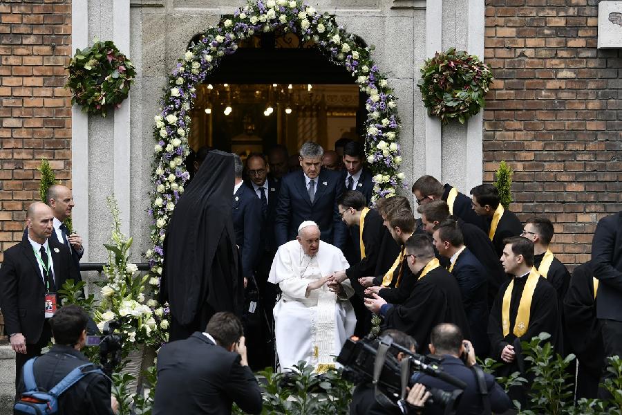 Papa pozvao Mađarsku da pokaže milosrđe prema svima
