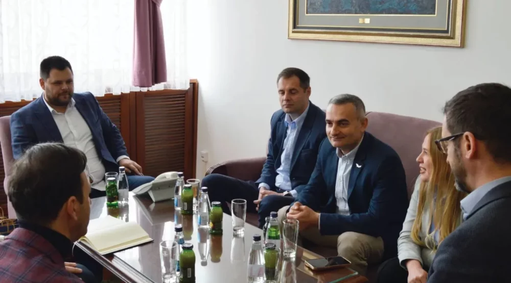 Kovačević i Medoev: Svečano otvaranje fabrike votke naredne nedjelje