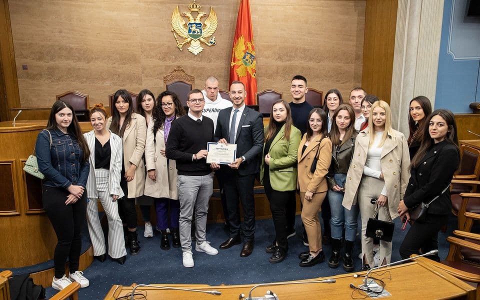 Crnogorski parlament otvoren za sve vidove saradnje sa mladima