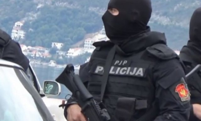 SPECIJALCI UPALI U POGREŠAN STAN: Maltretirali rukometnog sudiju pred suprugom i maloljetnom djecom