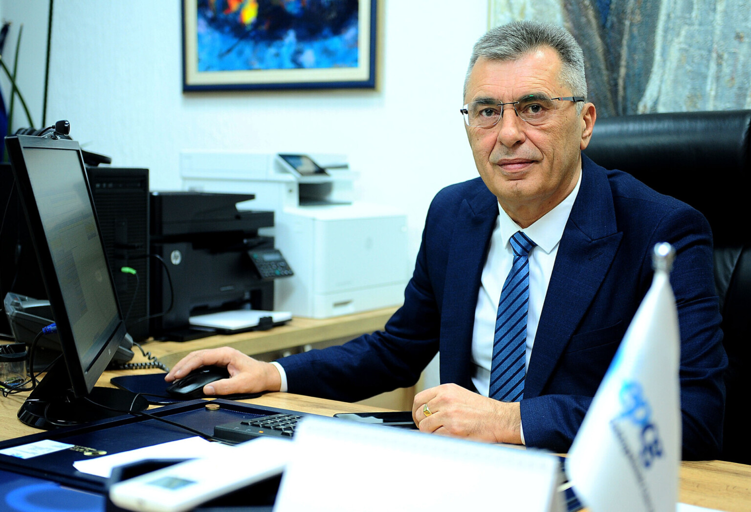 Sud za prekršaje: EPCG i Đukanović krivi za odobrenje popusta penzionerima i nezaposlenima, moraju da plate 5.500 eura