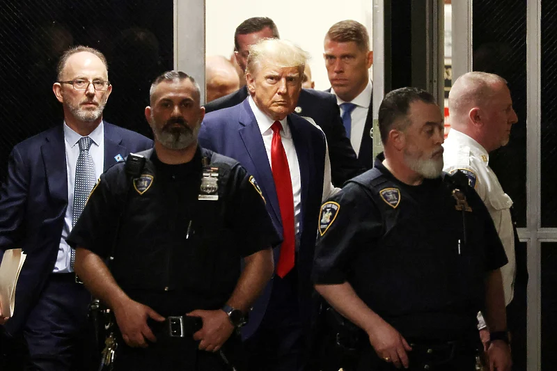 Trump napustio sudnicu nakon sat, izjasnio se da nije kriv