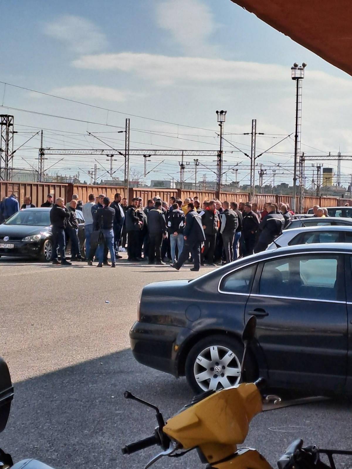 Štrajk upozorenja poštara: Traže povećanje plate od 20 posto