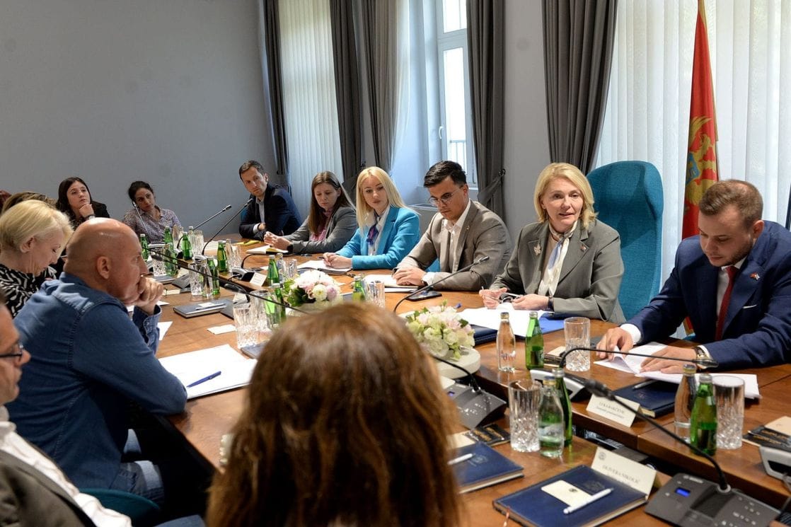 Injac održala konsultativni sastanak sa predstavnicima stručne javnosti iz oblasti medija, govorili o Gradskoj RTV