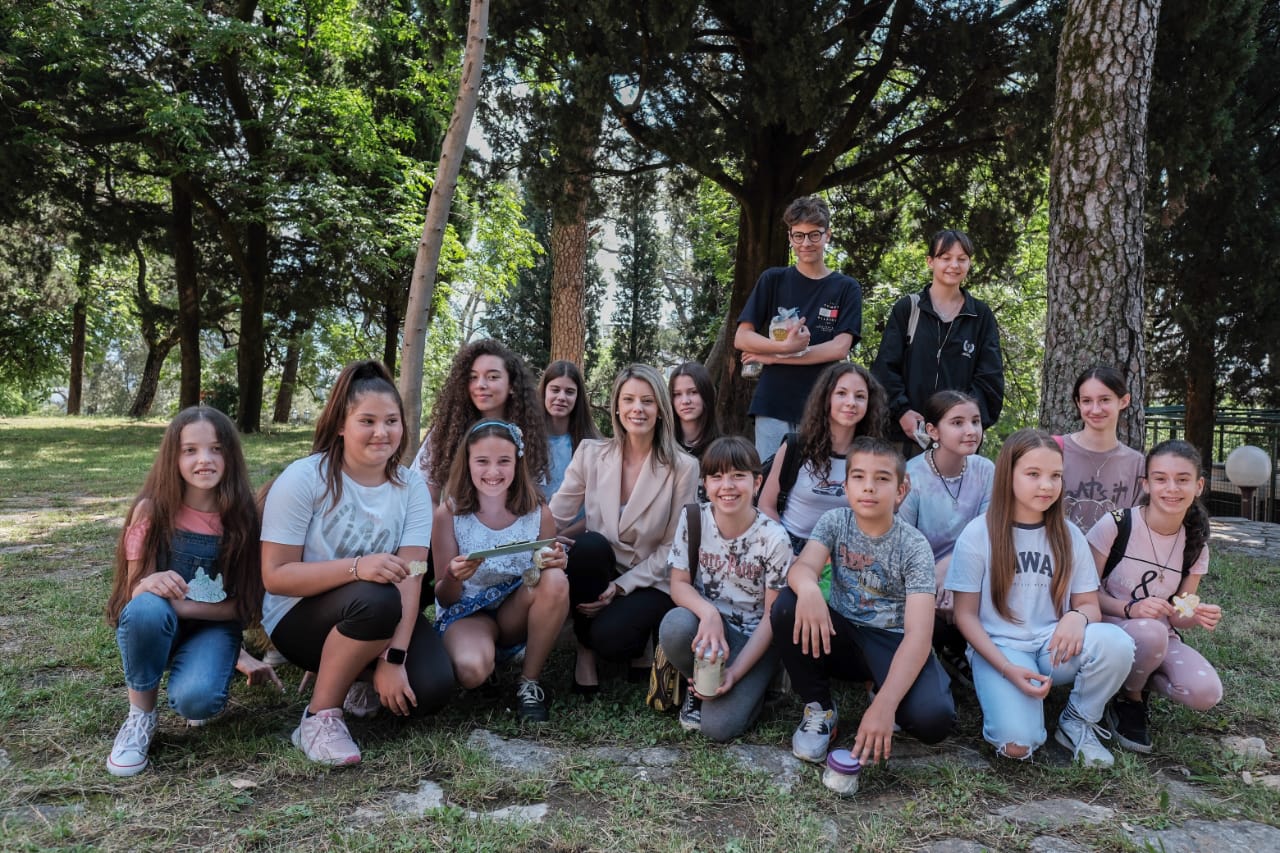 Novaković Đurović sa osnovcima: Vjerujem da će vaše generacije ostvariti san da žive u čistoj, očuvanoj i zelenoj Crnoj Gori