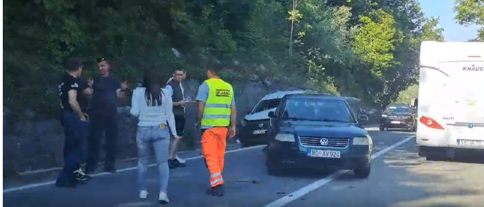 Saobraćajna nezgoda blizu Virpazara, stvorene kolone