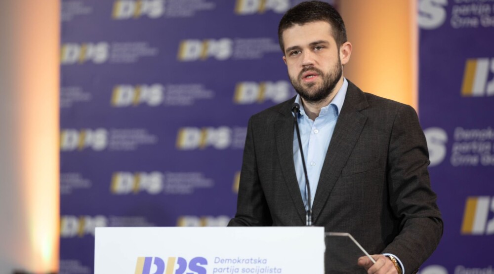 Nikolić: Spajić da se prvo pozabavi raskolom u Evropi sad, teško nam je da pregovaramo sa obje frakcije