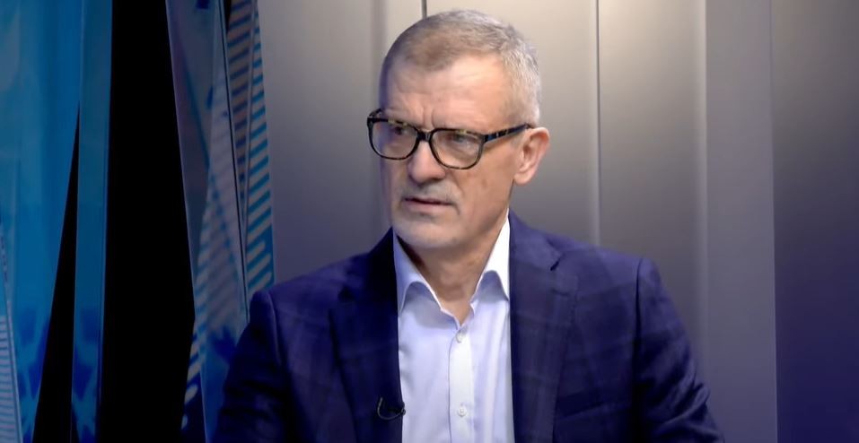 Radončić: Živimo u vrijeme premijera koji je u ”terminalnoj fazi ludila”; Spajić pokušava da se otrgne iz čeljusti Vučića