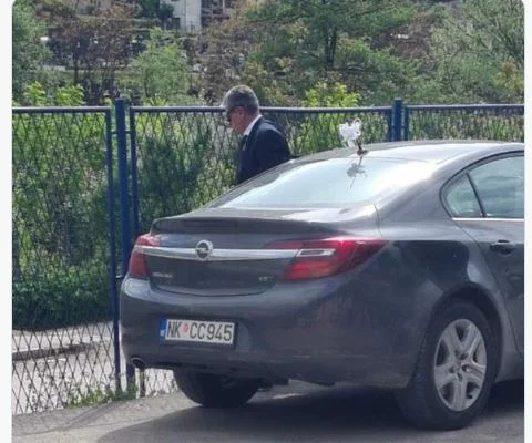 Službenim vozilom, sa sve mašnicama i trakama, u svatove u susjednu državu
