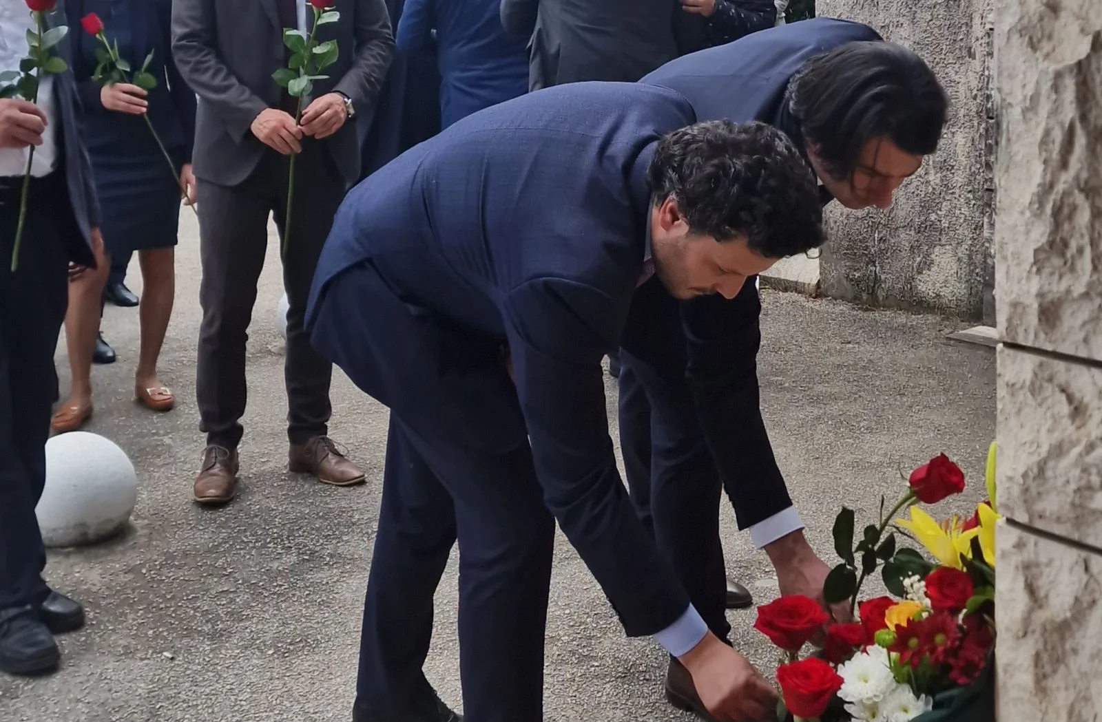 Abazović na obilježavanju deportacije bosansko-hercegovačkih izbjeglica 1992: Ovo je Crna Gora koja ne bježi od prošlosti