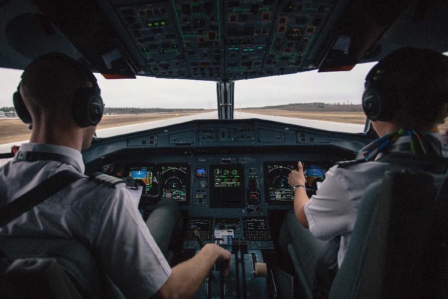 AI tehnologija bi mogla preuzeti ulogu kopilota u avionima