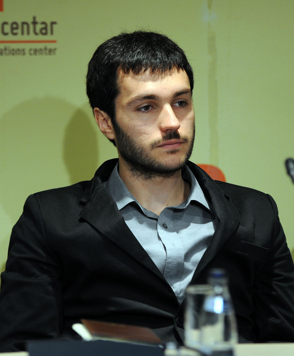 Napadnut građanski aktivista Demir Hodžić