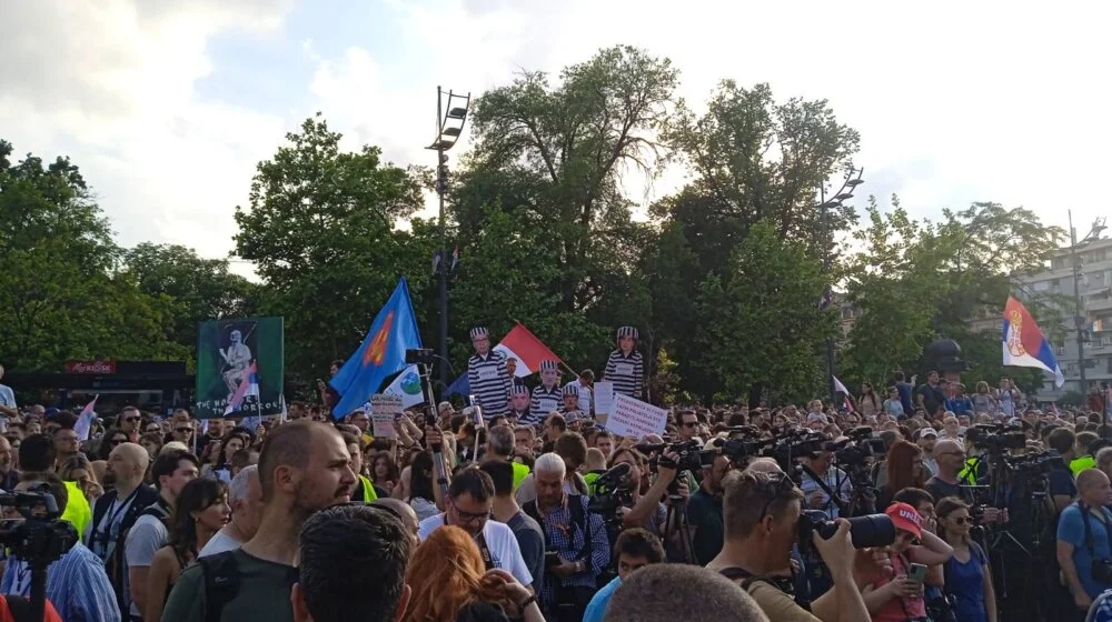 FOTO/VIDEO: Sedmi protest „Srbija protiv nasilja“ u četiri grada, Vučić se sjutra ponovo obraća naciji