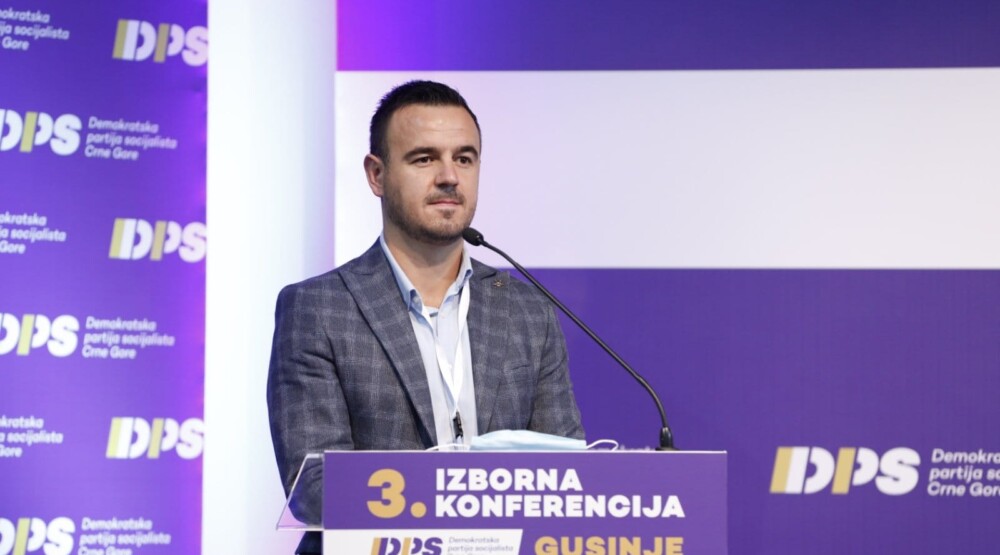 Damjanović: Apsolutna podrška slobodnim ljudima koji izražavaju protest zbog partijskog zapošljavanja u Gusinju