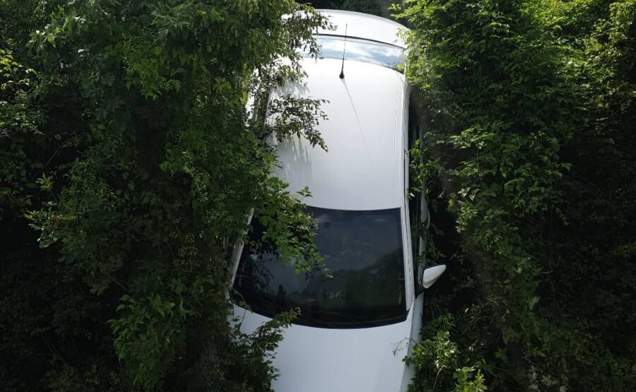 Cetinje: Strankinja skliznula sa puta ka Lovćenu