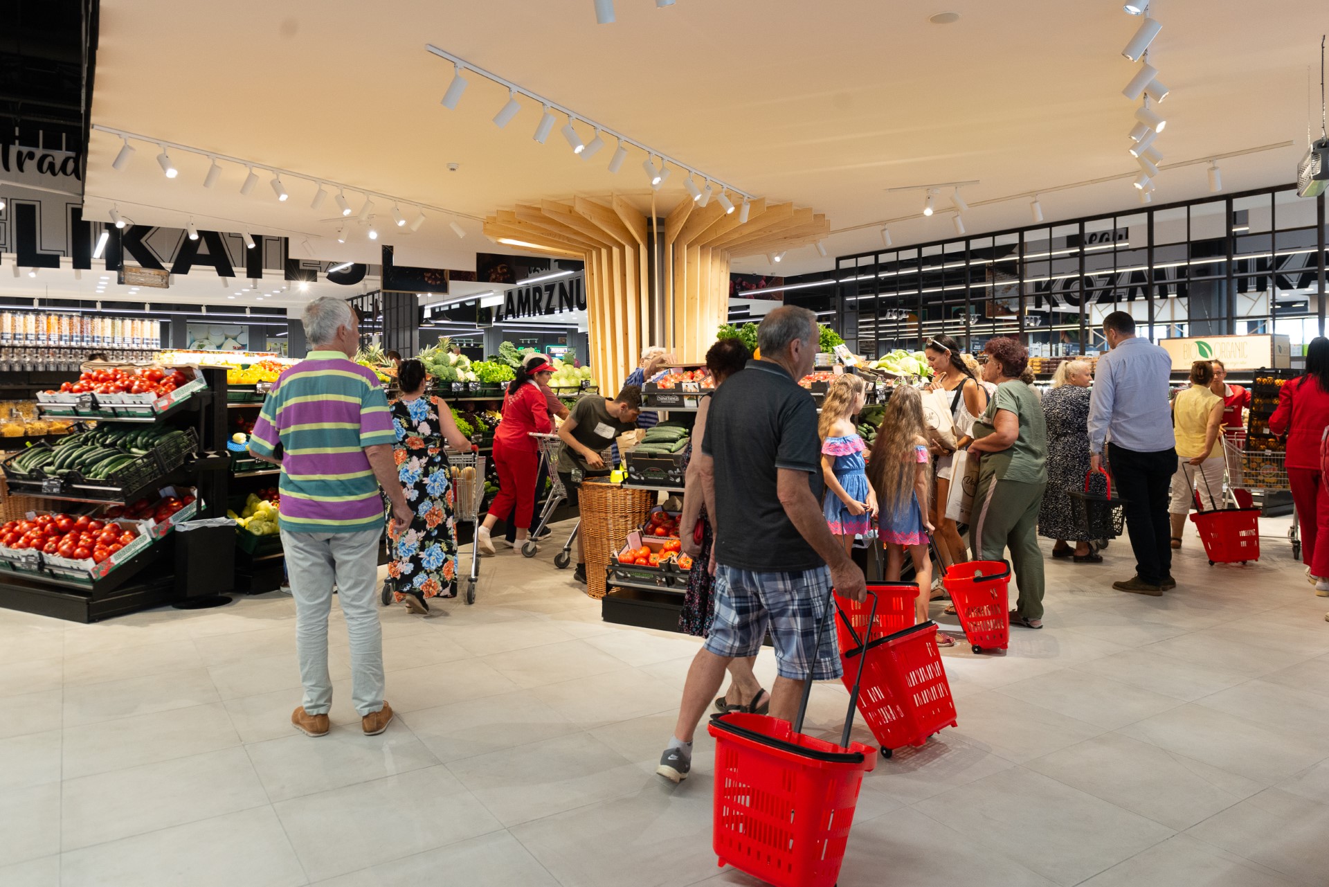Voli poklanja 20% popusta u 7 hipermarketa