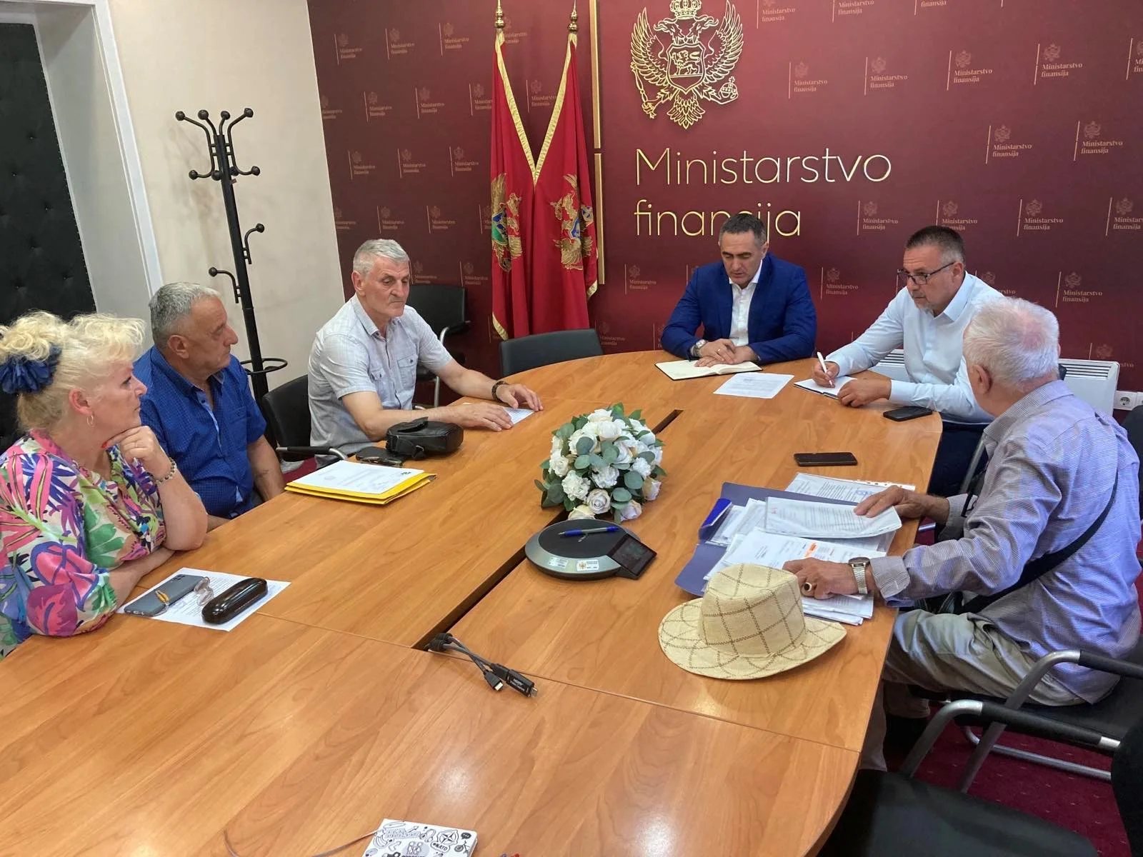 Predstavnici penzionera sa Damjanovićem: Ukloniti disparitet između nivoa rasta najnižih i srednjih penzija, u odnosu na visoke