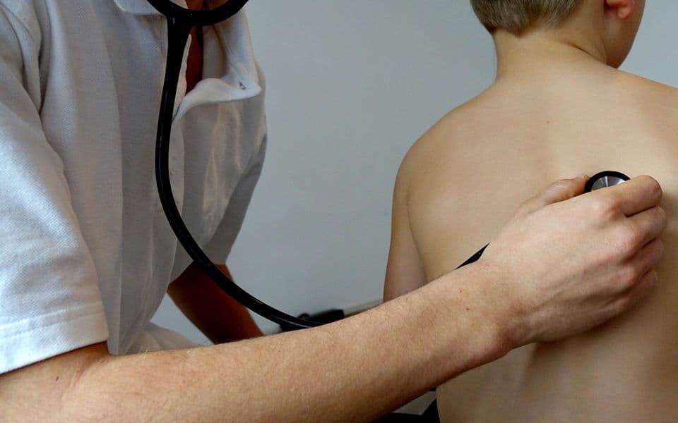 Nema dežurnih pedijatara u Hitnoj i domovima zdravlja, roditelji u problemu