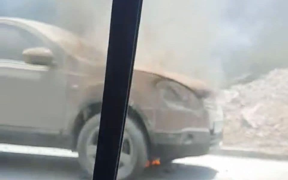 Zapalio se džip na putu Podgorica-Cetinje