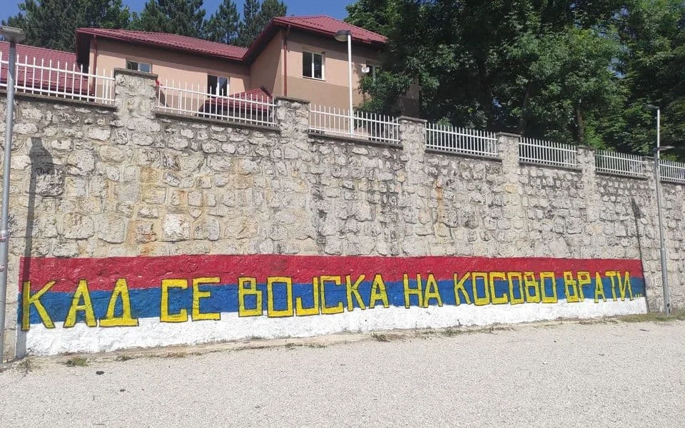 Pljevlja: Zid stariji od vijeka obilježen ratnohuškačkim grafitom