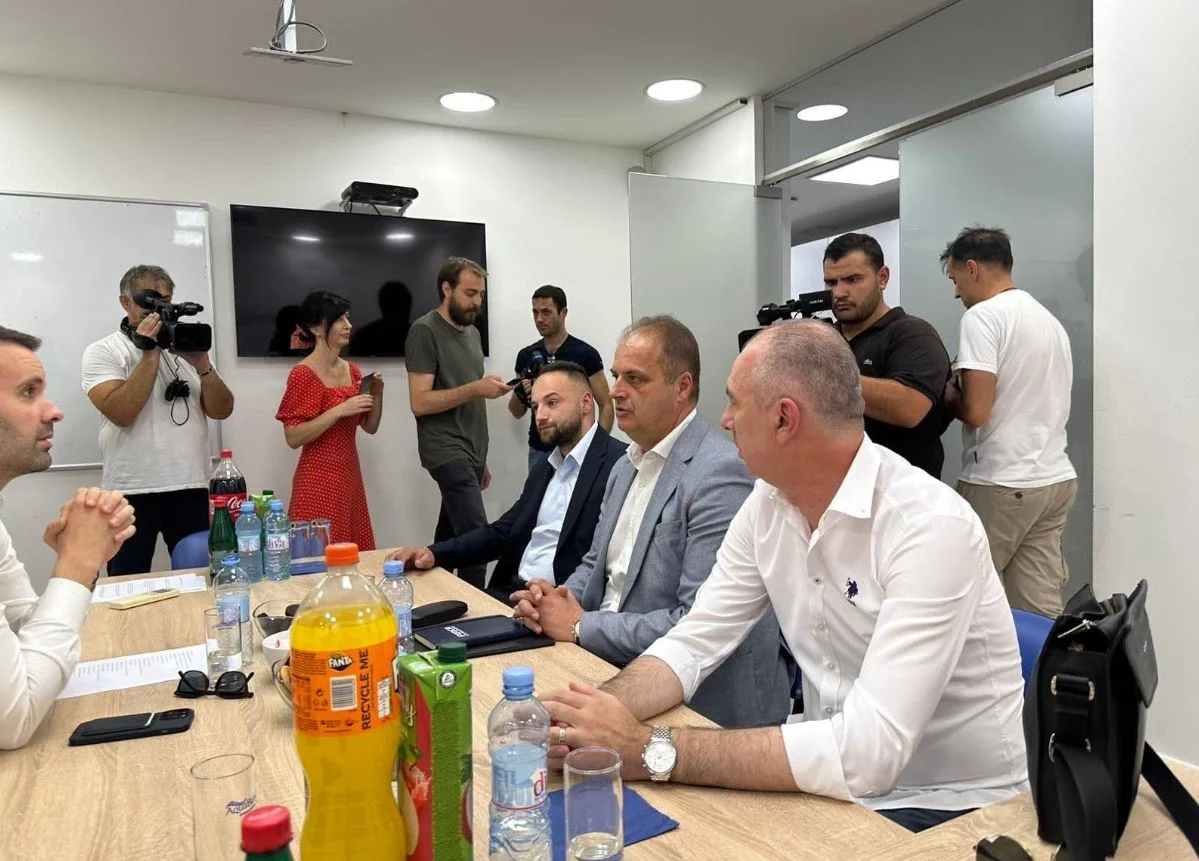 Nimanbegu: Razgovarali smo o principima nove vlade, sastanak je protekao u dobroj atmosferi
