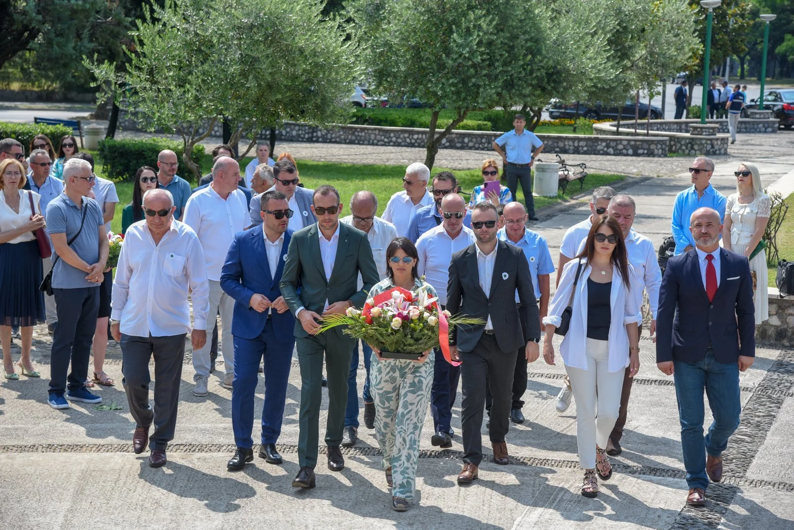 Delegacija BS-a u Podgorici položila cvijeće u znak sjećanja na genocid u Srebrenici