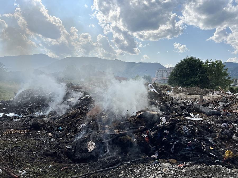 Berane: Prijava zbog odlaganja azbesta, iz bolnice tvrde da je to građevinski otpad
