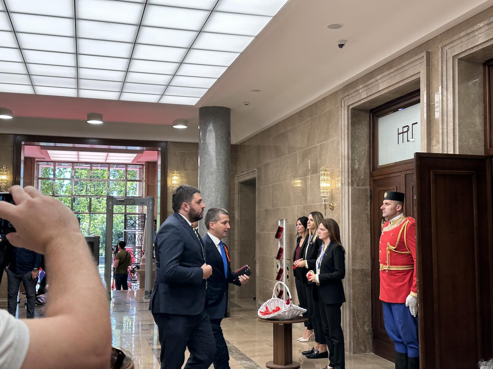 Bečić: Potreban cjelovit dogovor o svim pitanjima, nema spornih između Demokrata i PES-a