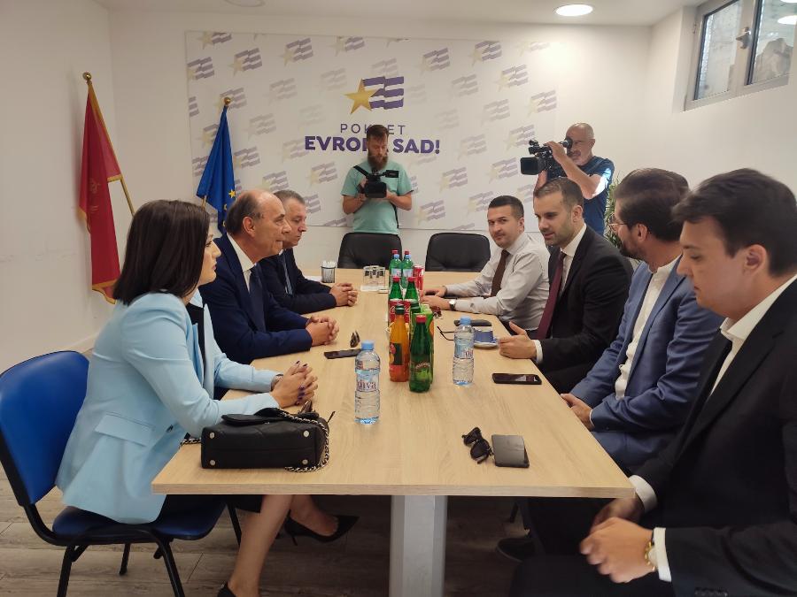 CIVIS: Vlada sa podrškom 41 poslanika ne može biti funkcionalna