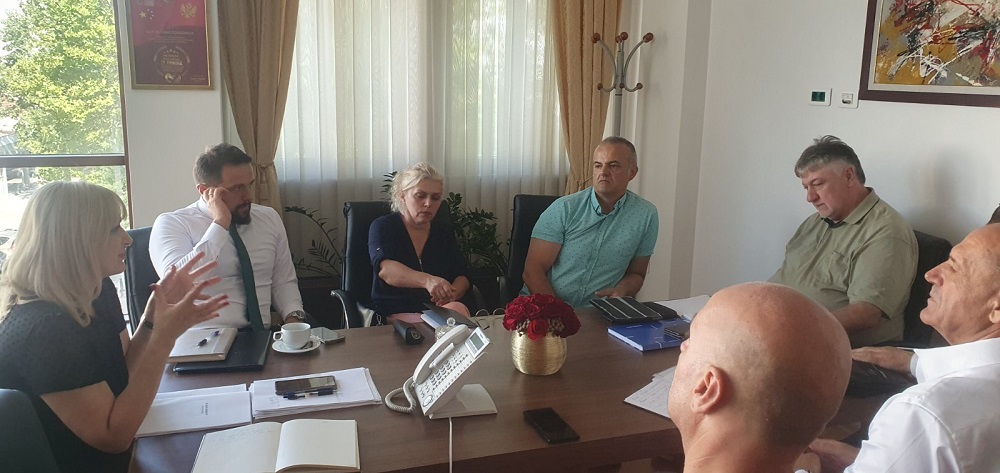 Gradska preduzeća pomažu da objekat OŠ „Savo Pejanović” spremno dočeka učenike