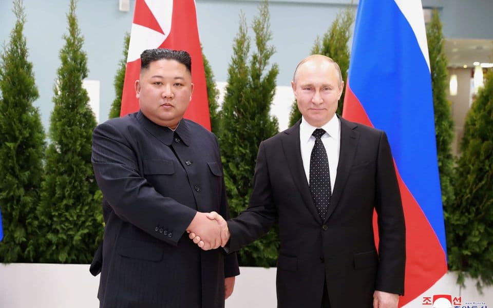 Putin i Džong Un razmijenili pisma podrške: “Uvijek ćemo izlaziti kao pobjednici”