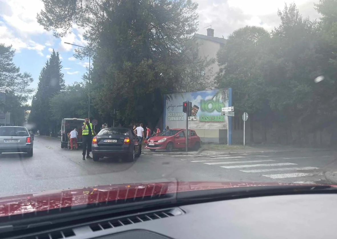 Saobraćajne nezgode u Podgorici: Dvije osobe zadobile lakše tjelesne povrede