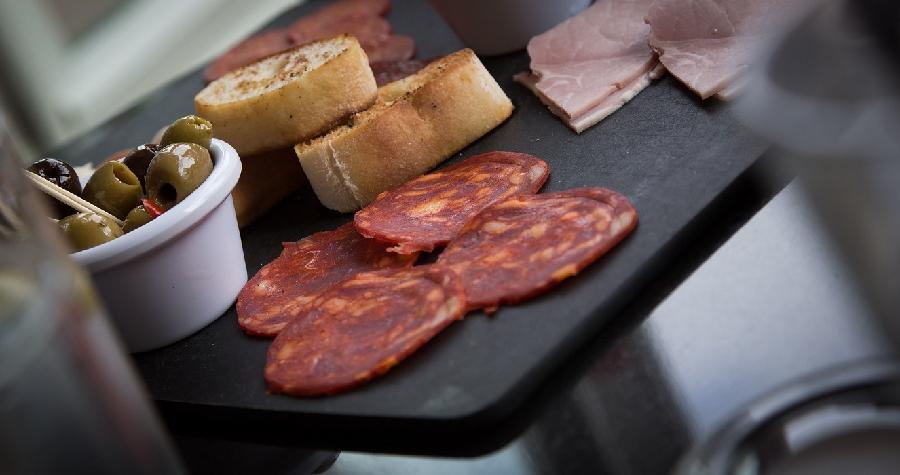 Povlači se hrvatski kulen zbog opasne bakterije