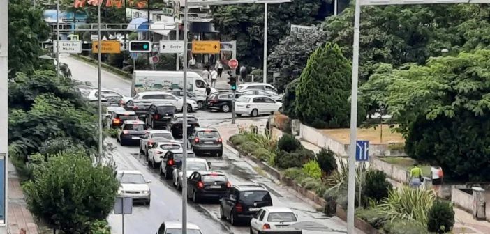 Bar: Kolone automobila od Dobre vode do Kufina