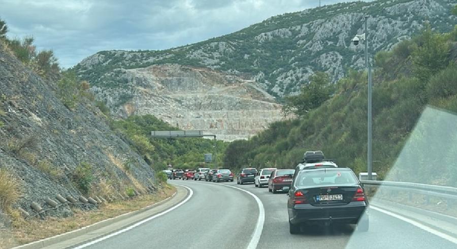 Kolaps u saobraćaju na putu Podgorica – Bar