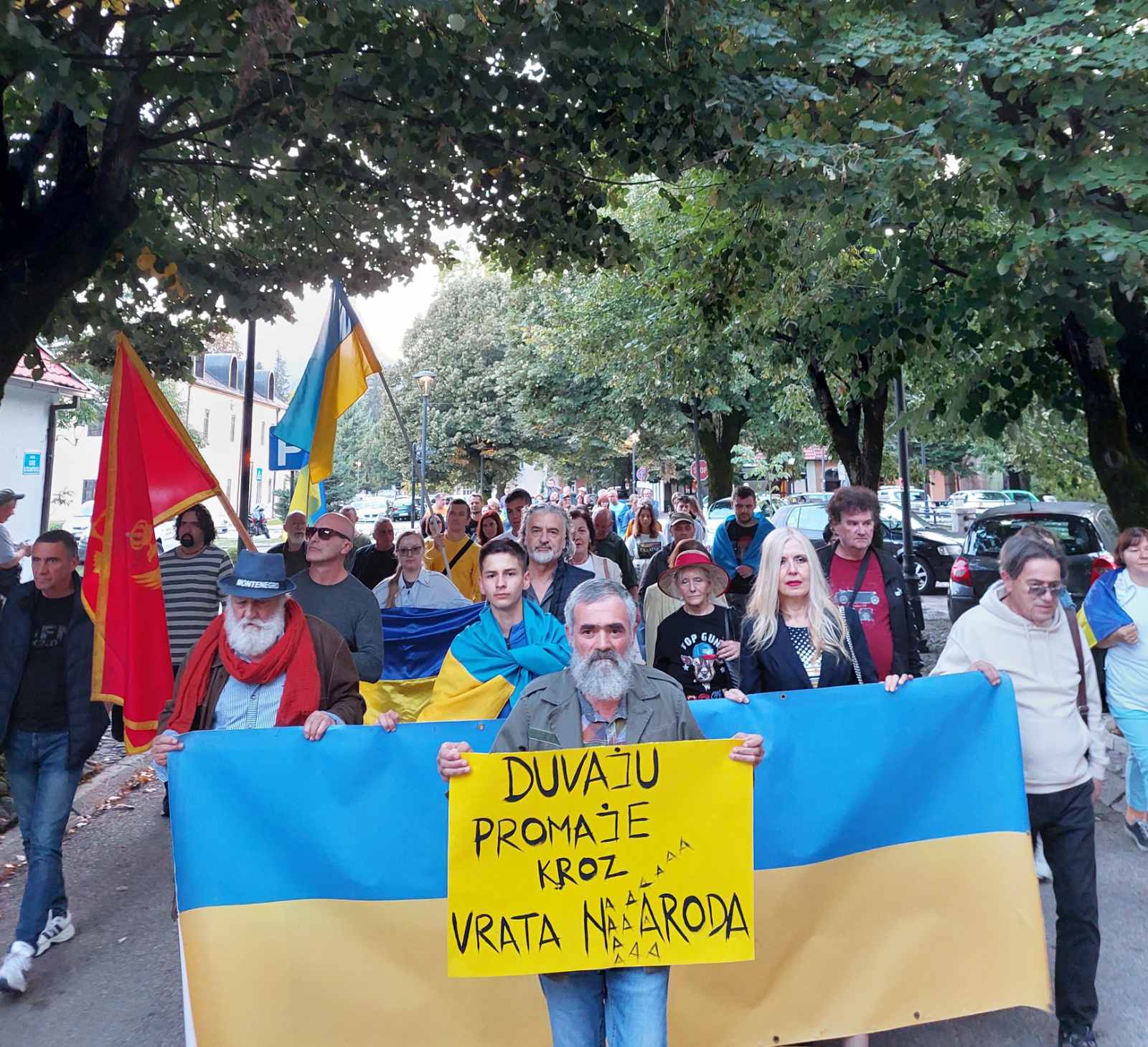 Cetinje za Ukrajinu: “Duvaju promaje kroz vrata naaaroda!”