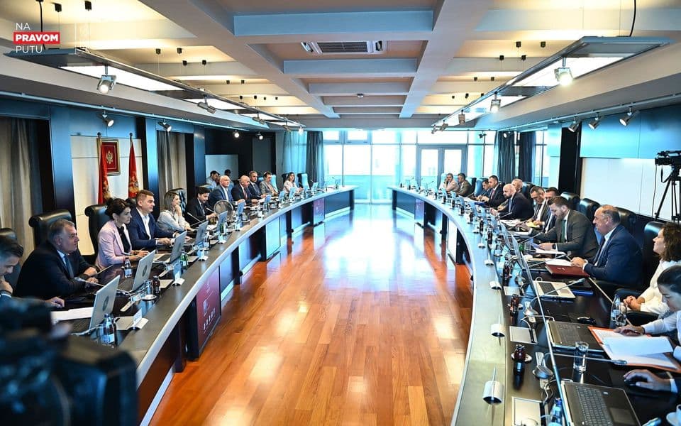Odlazeća Vlada za 98 dana imenovala 117 javnih funkcionera