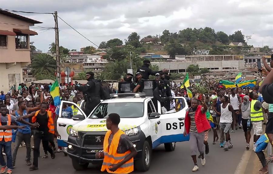 Gabon otvorio granice tri dana nakon vojnog puča