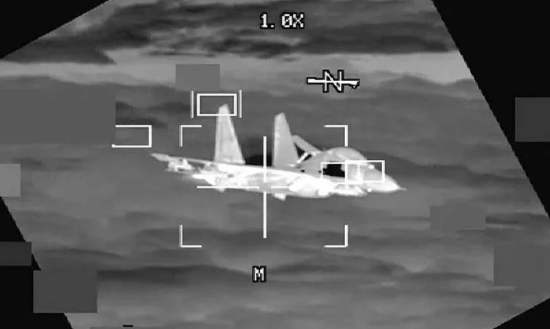 Objavljen video bliskog susreta: Kineski avion prišao američkom na tri metra