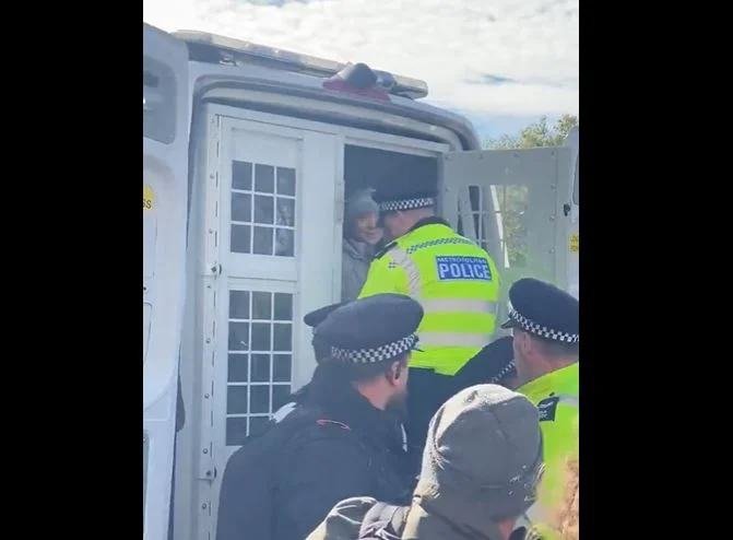 Britanska policija uhapsila Gretu Tunberg