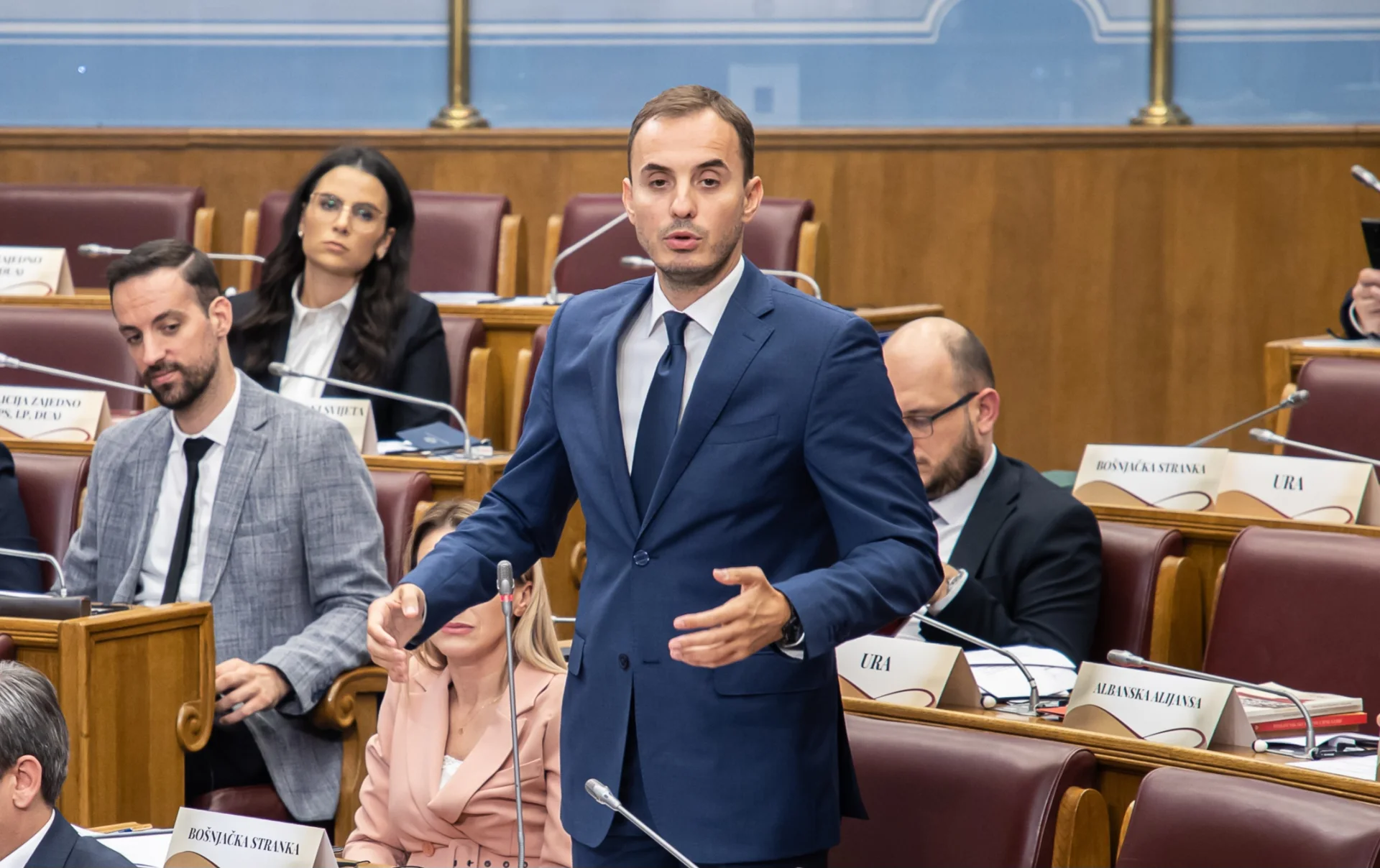 Konatar: URA podržava povećanje plata i penzija, ali bez zaduženja ili ukidanja doprinosa za penzije