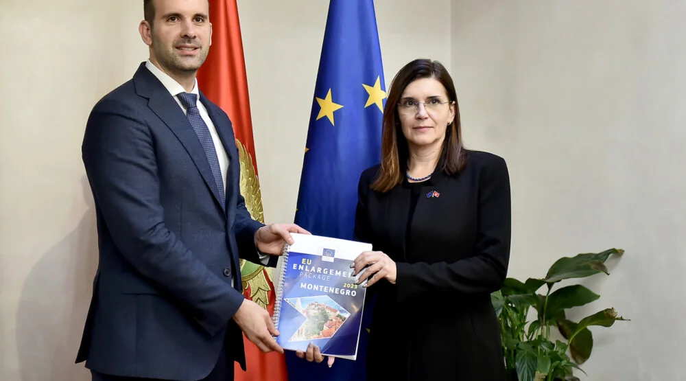 Popa uručila Spajiću Izvještaj o napretku: Polazna osnova za reformske procese