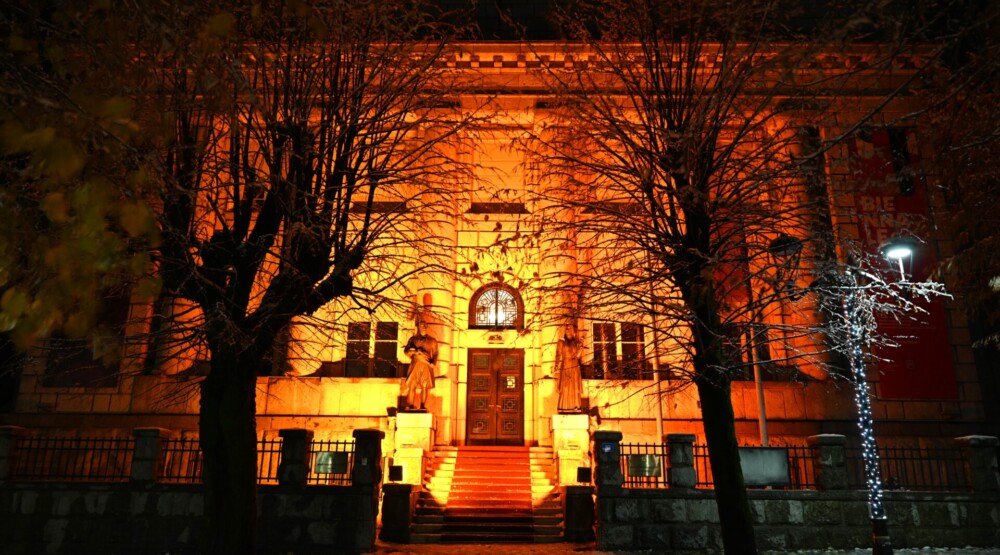 Cetinje: Zgrada Ministarstva kulture u narandžastoj boji