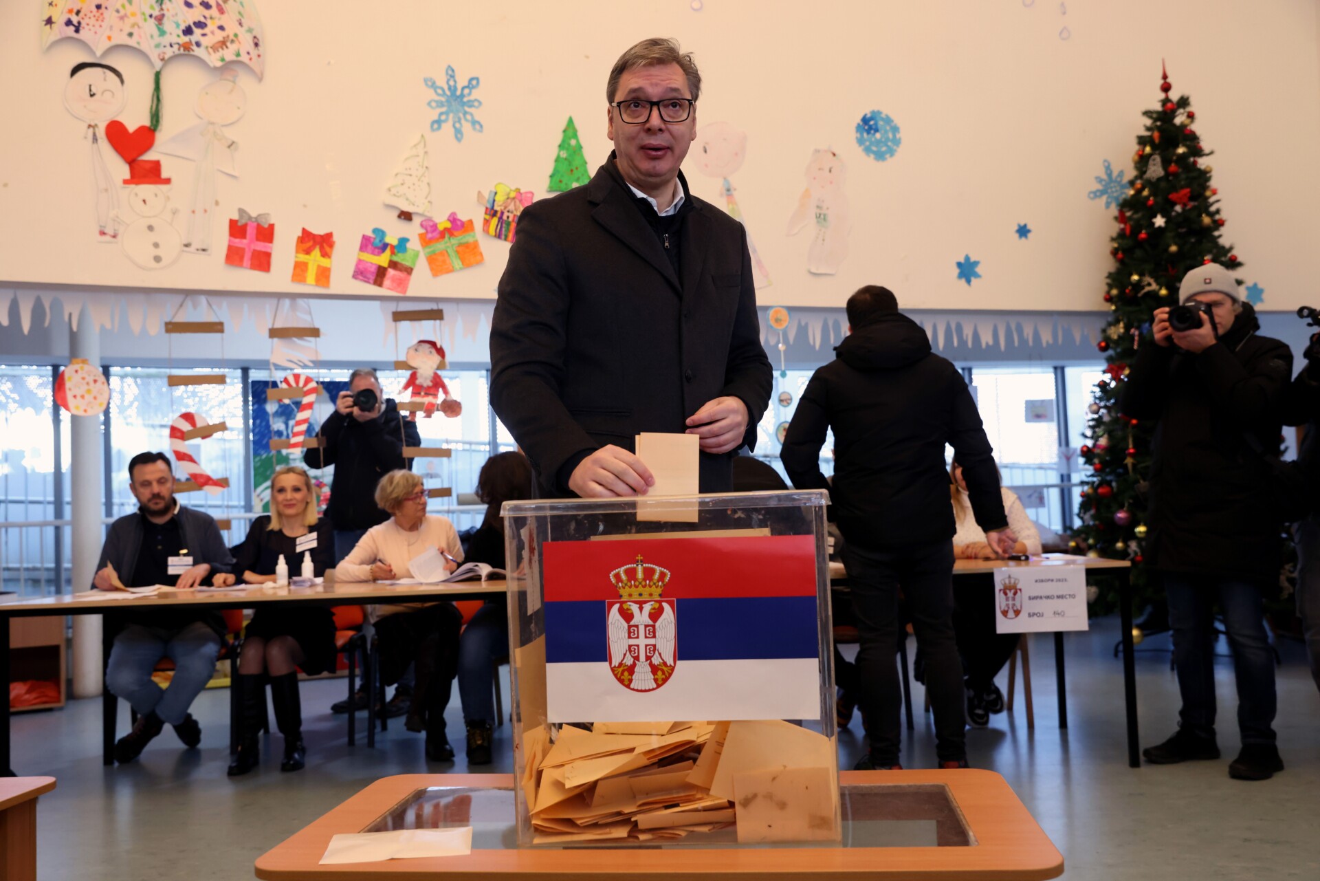Vučić: SNS osvojila apsolutnu većinu na parlamentarnim izborima, u Beogradu se glasovi još broje