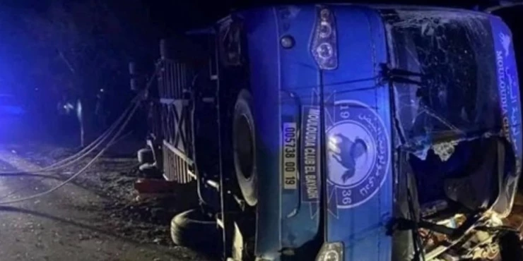 Prevrnuo se autobus, poginuli fudbaleri