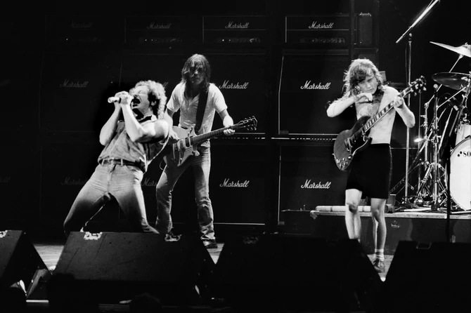 Preminuo čuveni član benda AC/DC